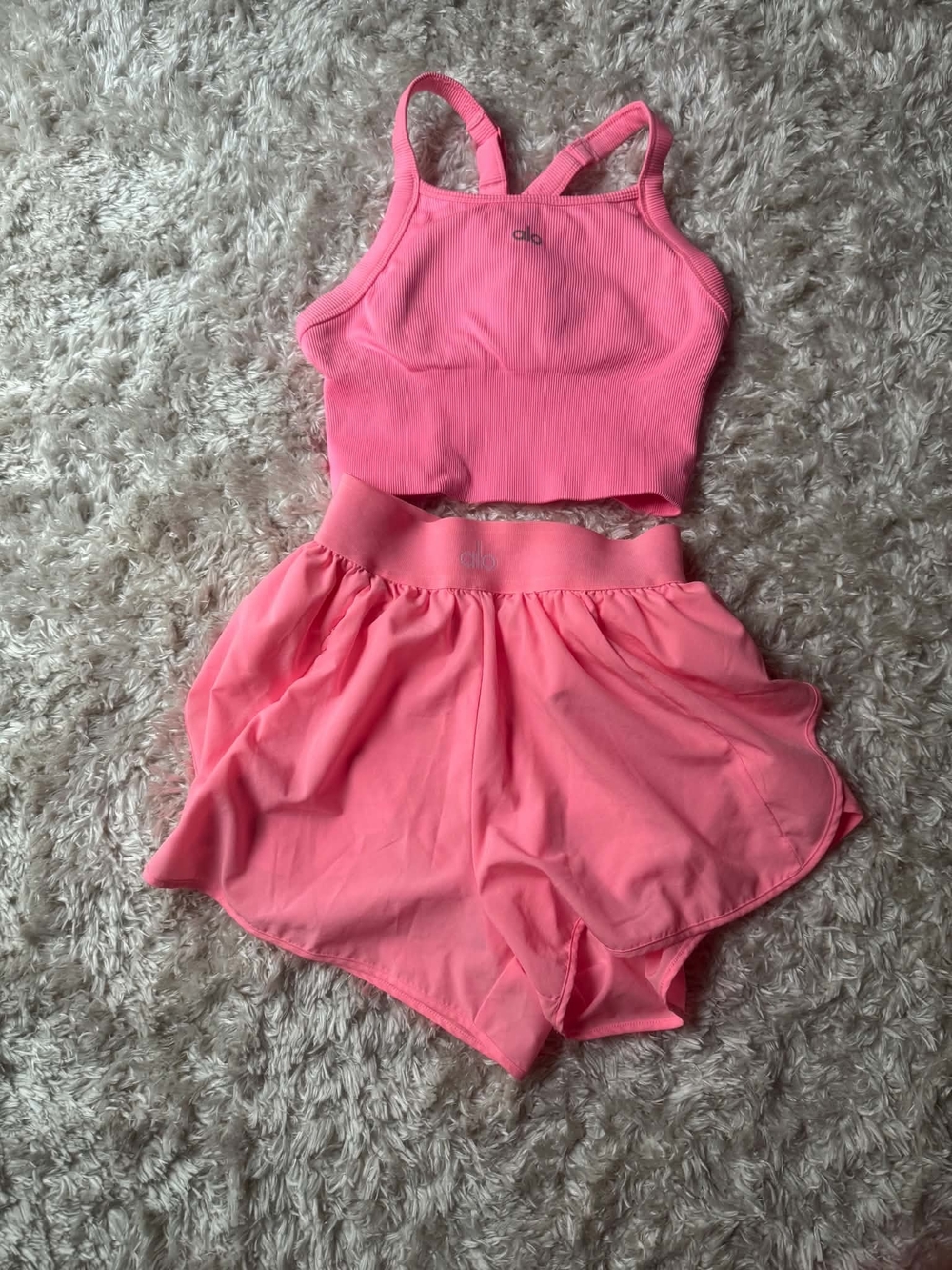 Alo Bubblegum Pink Set
